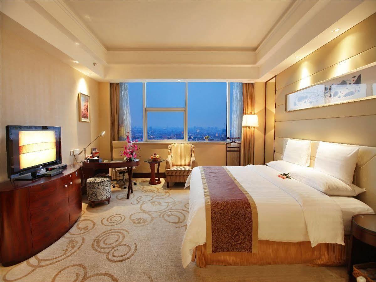Golden Shining New Century Grand Hotel เป๋ยไห่ ภายนอก รูปภาพ