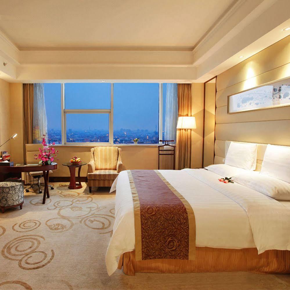 Golden Shining New Century Grand Hotel เป๋ยไห่ ภายนอก รูปภาพ